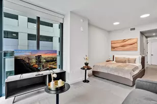 121 NE 5th St, Miami, FL 33132 - Photo 17