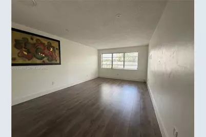 300 NE 125th St #205, North Miami, FL 33161 - Photo 3