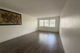 300 NE 125th St, North Miami, FL 33161 - Photo 3