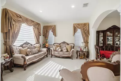 18112 NW 91st Ct, Hialeah, FL 33018 - Photo 7