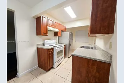 1100 NE 1st Ct #219, Hallandale Beach, FL 33009 - Photo 5