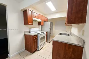 1100 NE 1st Ct, Hallandale Beach, FL 33009 - Photo 5
