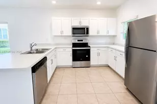 334 NE 1st Dr, Florida City, FL 33034 - Photo 3