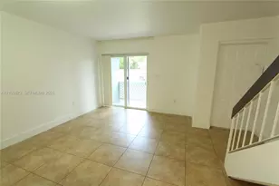 17485 NW 67th Ct, Hialeah, FL 33015 - Photo 3