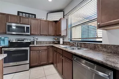 3653 SE 2nd Ct, Homestead, FL 33033 - Photo 11