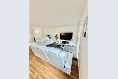 17901 NW 68th Ave #R209, Hialeah, FL 33015 - Photo 3