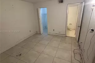 902 NE 209th St, Miami, FL 33179 - Photo 23