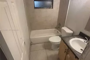902 NE 209th St, Miami, FL 33179 - Photo 5