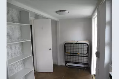214 NW 49th Ave #rear, Miami, FL 33126 - Photo 9