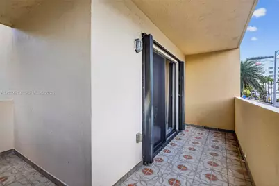 2924 Collins Avenue #303, Miami Beach, FL 33140 - Photo 23