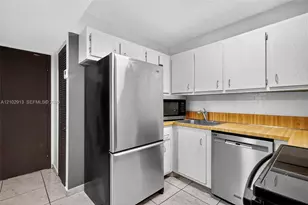2924 Collins Ave, Miami Beach, FL 33140 - Photo 3