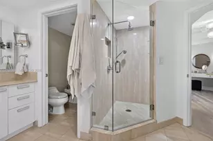 7000 Island Blvd, Aventura, FL 33160 - Photo 39
