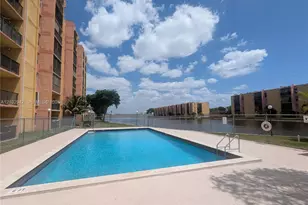 4721 NW 7th St, Miami, FL 33126 - Photo 17