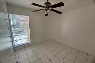 4721 NW 7th St, Miami, FL 33126 - Photo 7