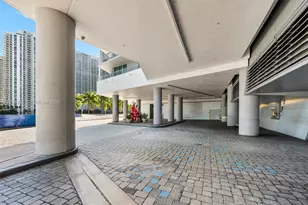 325 S Biscayne Blvd, Miami, FL 33131 - Photo 31