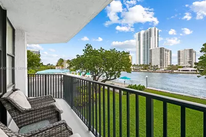 800 Parkview Dr #221, Hallandale Beach, FL 33009 - Photo 17