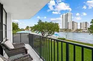 800 Parkview Dr, Hallandale Beach, FL 33009 - Photo 17