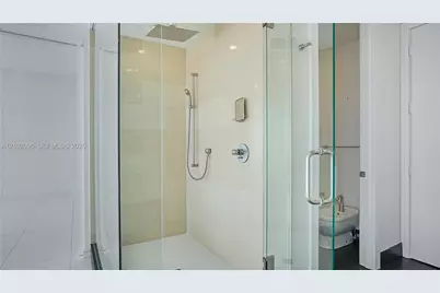 1100 Biscayne Blvd #5202, Miami, FL 33132 - Photo 21