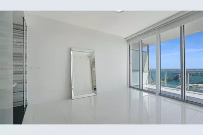 1100 Biscayne Blvd #5202, Miami, FL 33132 - Photo 17