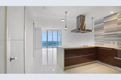1100 Biscayne Blvd #5202, Miami, FL 33132 - Photo 9