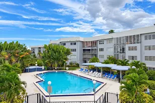 873 NE 195th St, Miami, FL 33179 - Photo 19