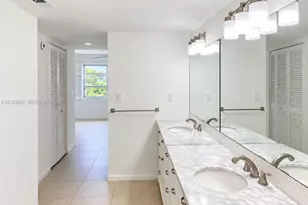 873 NE 195th St, Miami, FL 33179 - Photo 13