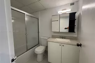 999 Brickell Bay Dr, Miami, FL 33131 - Photo 11