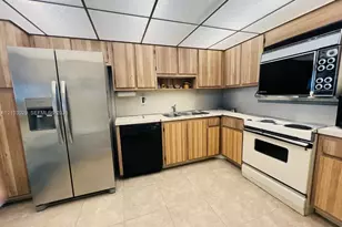 20860 San Simeon Way, Miami, FL 33179 - Photo 7