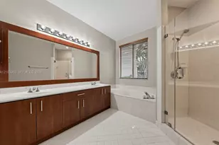1319 Camellia Cir, Weston, FL 33326 - Photo 31