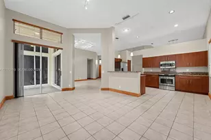 1319 Camellia Cir, Weston, FL 33326 - Photo 9