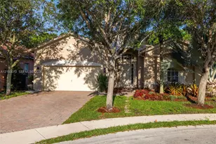 4339 W Whitewater Ave, Weston, FL 33332 - Photo 3