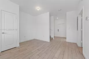 1010 SE 23rd Ave, Homestead, FL 33035 - Photo 7