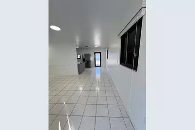 850 SE 2nd Pl, Hialeah, FL 33010 - Photo 9