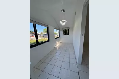 850 SE 2nd Pl, Hialeah, FL 33010 - Photo 13