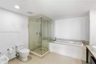 495 Brickell Ave, Miami, FL 33131 - Photo 17