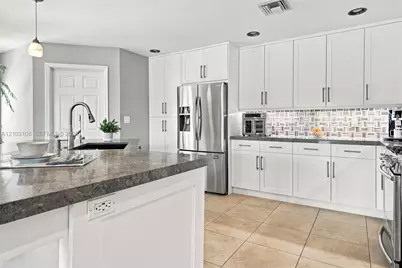 2015 NW 140th Ave, Pembroke Pines, FL 33028 - Photo 37