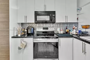 1780 NE 191st St, Miami, FL 33179 - Photo 15