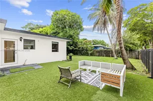 1195 NE 147th St, North Miami, FL 33161 - Photo 9
