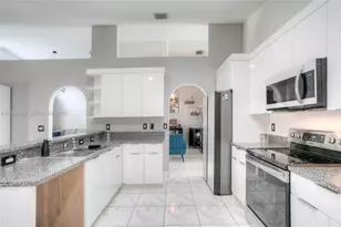 11611 SW 10th Ct, Pembroke Pines, FL 33025 - Photo 7