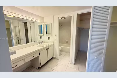 100 Bayview Dr #217, Sunny Isles Beach, FL 33160 - Photo 15