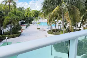 100 Bayview Dr, Sunny Isles Beach, FL 33160 - Photo 9