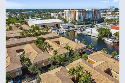 2945 NE 185th St #1407, Aventura, FL 33180 - Photo 43
