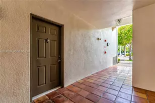 6841 SW 44th St, Miami, FL 33155 - Photo 3