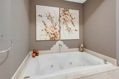100 S Pointe Dr #1109, Miami Beach, FL 33139 - Photo 25