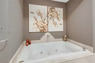 100 S Pointe Dr, Miami Beach, FL 33139 - Photo 25