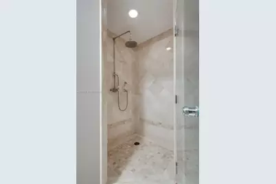 100 S Pointe Dr #1109, Miami Beach, FL 33139 - Photo 27