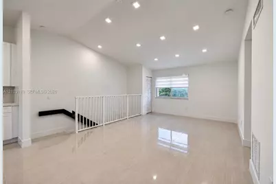 8039 Lake Dr #205, Doral, FL 33166 - Photo 5