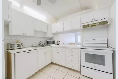 215 SE 3rd Ave #304B, Hallandale Beach, FL 33009 - Photo 7