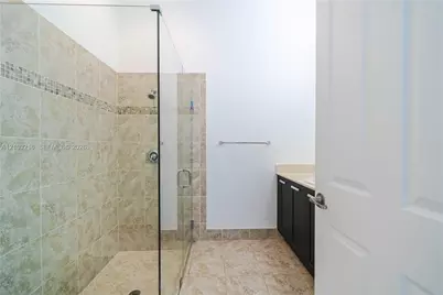 8478 NW 52nd St, Doral, FL 33166 - Photo 15