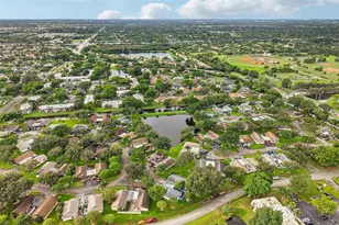 3721 W Valley Green Dr, Davie, FL 33328 - Photo 39